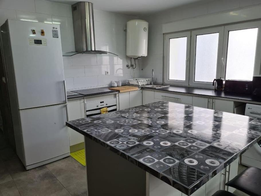 A Un Paso De La Playa, Amplio Apartamento Gijón Extérieur photo